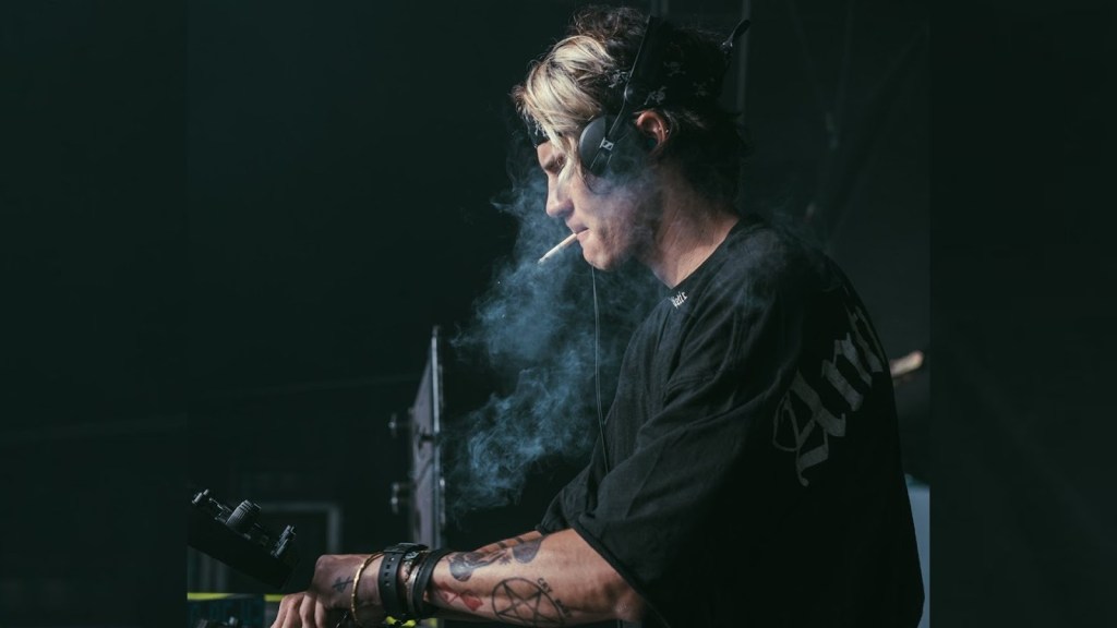 Black Holes and Death by Techno: How DJ i_o Swallowed Dance Music&nbsp;Itself