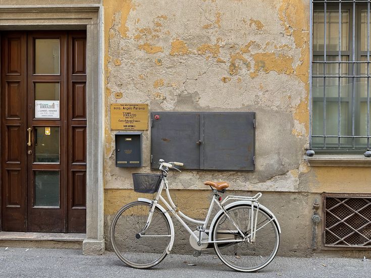 The Art of Doing Nothing: The Fantasy of the Euro&nbsp;Summer